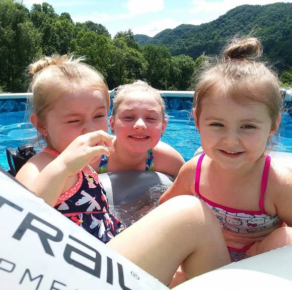 Meet your Posher, Melissa - Picture 1 of 1